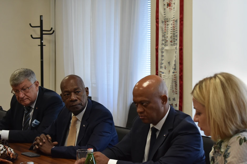 Luiš Tavareš na današnjem sastanku sa Šarčevićem