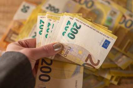 Kurs euro 6 kwietnia poniżej 4,7