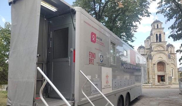 Mamograf se nalazi na parkingu Doma zdravlja "Dr Dobrivoje Ger Popović"