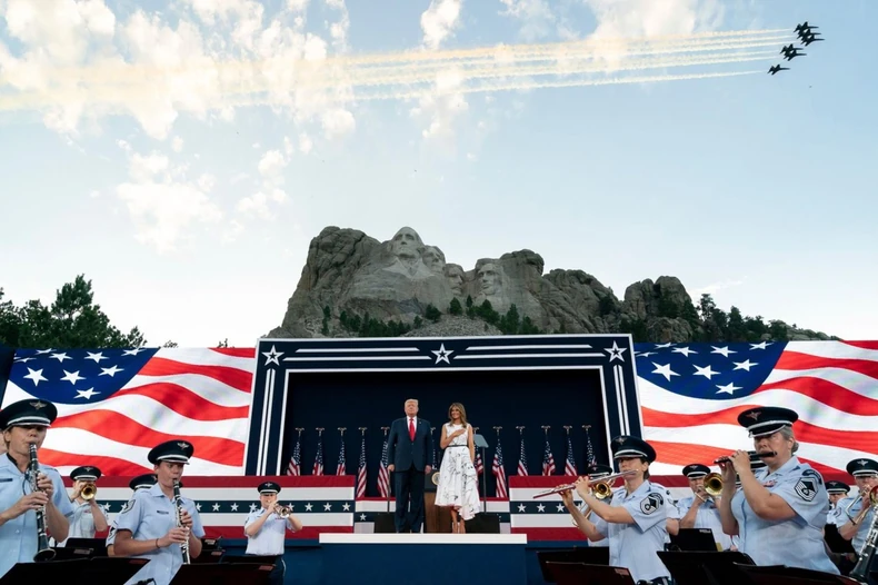 Tramp kod Maunt Rašmora povodom proslave Dana nezavisnosti
