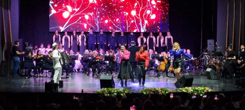 Sestre Gobović oduševile Beograd u prepunoj MTS Dvorani