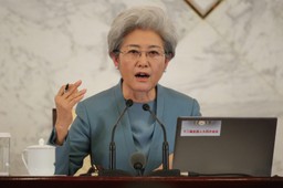 Chiny przed obradami parlamentu. "Zapłaciliśmy wysoką cenę za zniesienie polityki jednego dziecka"