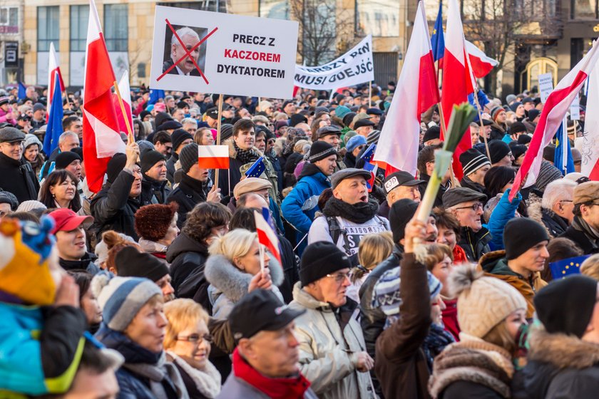 Manifestacja KOD w obronie mediów