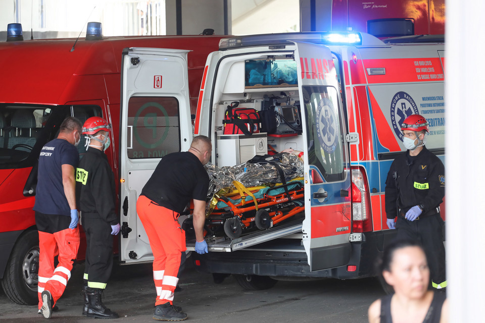 Wypadek autobusu na trasie S8 w Warszawie