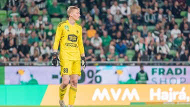 otto hindrich pierwszym zimowym transferem legii warszaw. kacper tobiasz może stracić miejsce w bramce