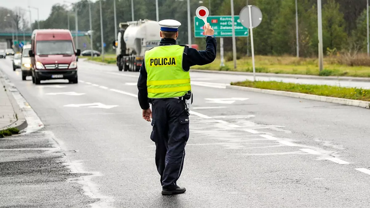 W woj. lubuskim bezpieczeństwa na drogach pilnuje 200 policjantów