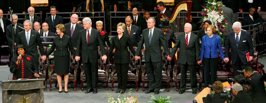 (L-D) Džordž Buš mlađi i Laura, Bil i Hilari Klinton, Džordž Buš stariji, Džimi i Rozlin Karter i Ted Kenedi na ceremoniji u Džordžiji 2006.