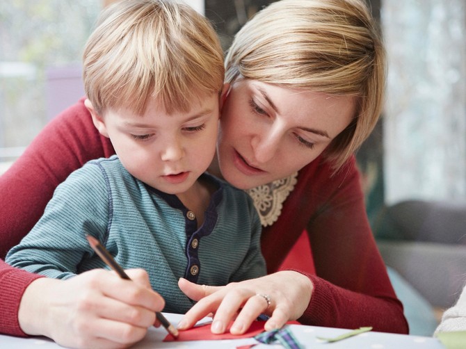 7 najgorih rečenica koje majka može da kaže sinu