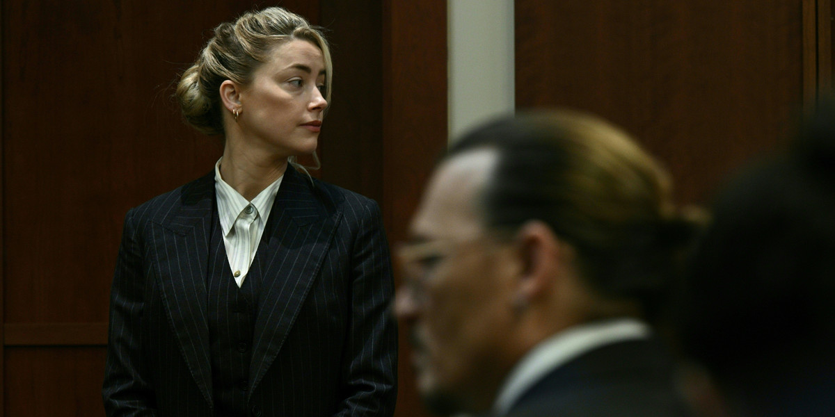 Amber Heard i Johnny Depp podczas procesu.