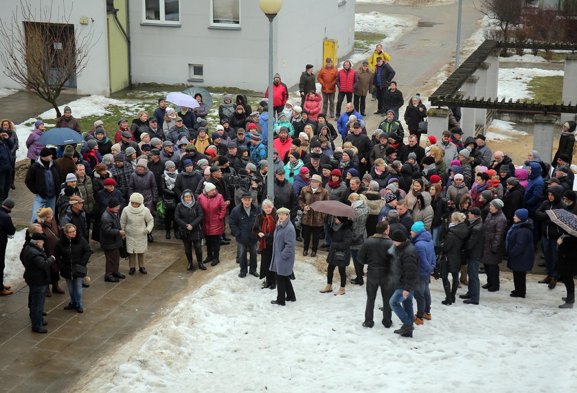 Protest mieszkańców Olechowa w sprawie podwyżki czynszu