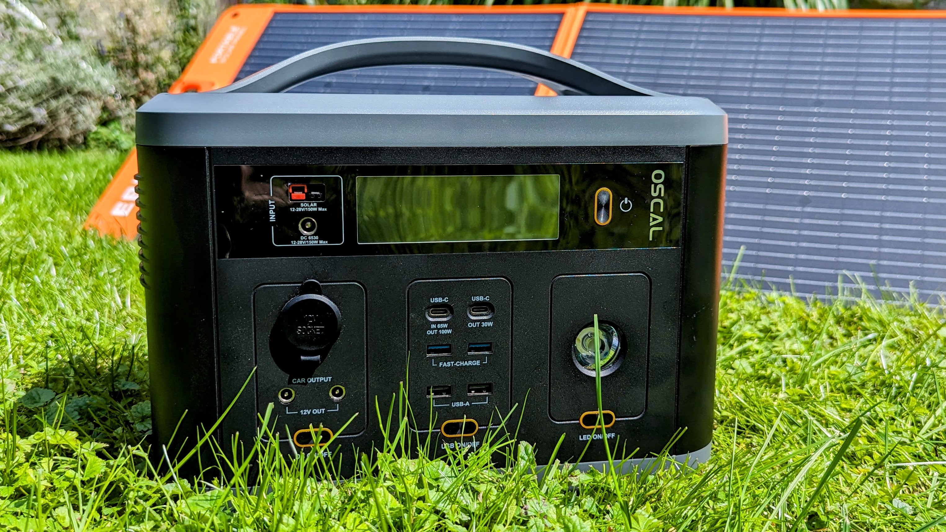 Amazon.co.jp: ポータブル電源 大容量 700W OSCAL PowerMax 700 666Wh ポータブルバッテリー  12つのデバイス同時充電 家庭用蓄電池 停電対応 旅行 車中泊 アウトドア キャンプ 防災グッズ 非常用電源 50Hz/60Hz対応 PSE認証済  純正弦波 MPPT制御方式 AC/DC/USB出力 液晶大 
