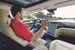 Niemiecki sąd kontra Tesla: termin „autopilot” wprowadza w błąd
