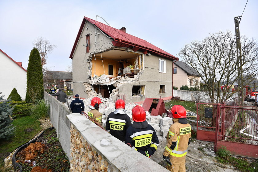 Wybuch gazu w domu jednorodzinnym w Łukowej. Dwie osoby zostały ranne