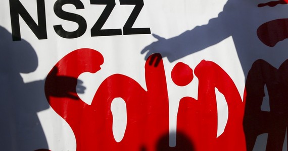 Nszz Kłótnia o logo