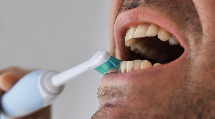 Reggeli előtt vagy után mossunk fogat? /Fotó: Northfoto