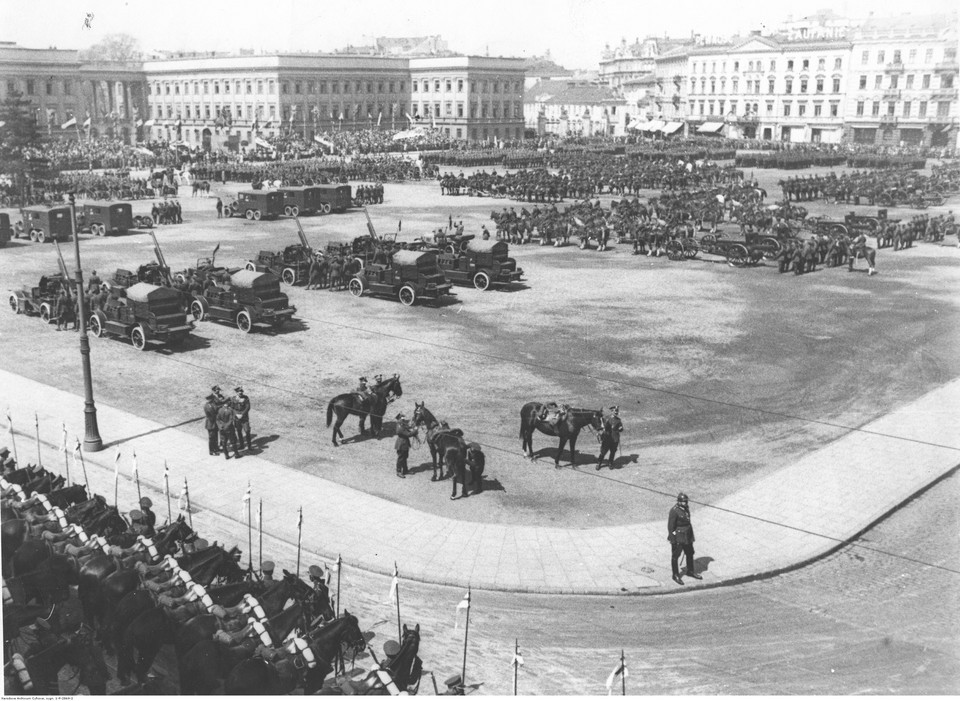 Uroczystości święta 3 Maja na placu Piłsudskiego w Warszawie w 1931 roku