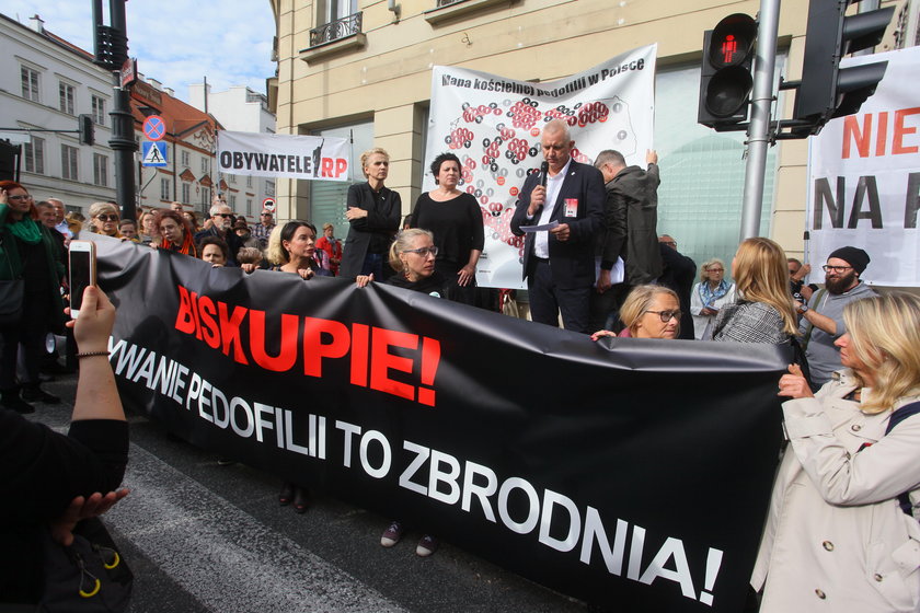 Marsz przeciwko pedofilii w Kościele przeszedł przez Warszawę i Poznań
