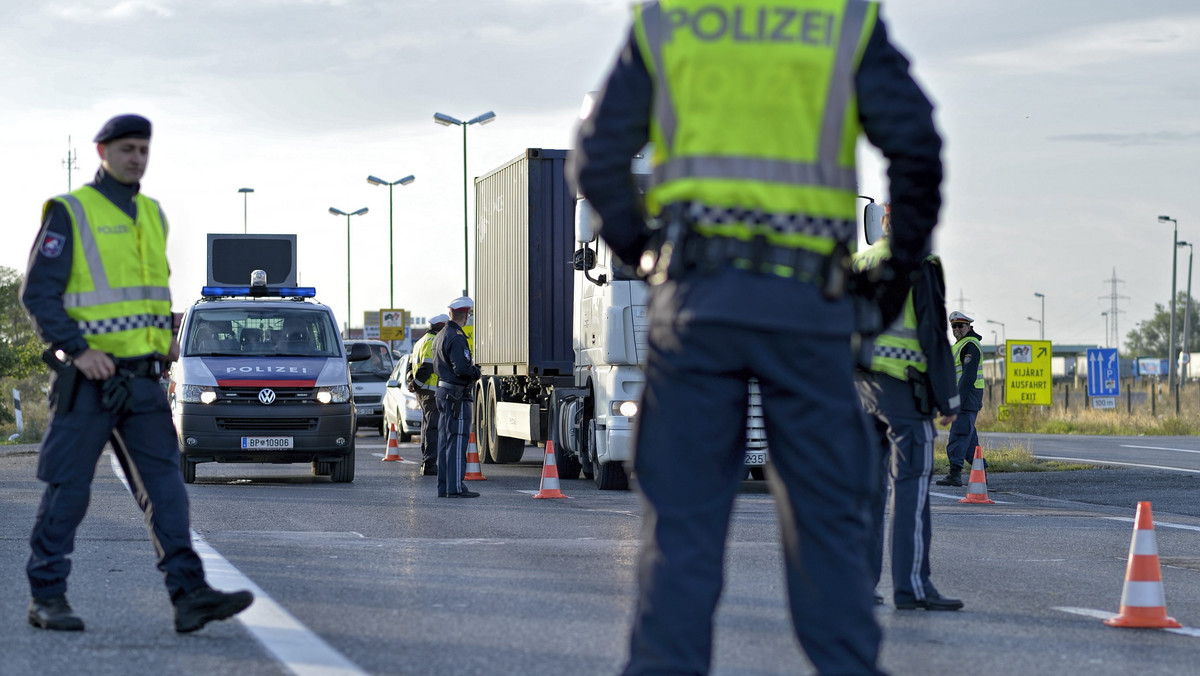 Z powodu konieczności radzenia sobie z kryzysem migracyjnym niemiecka policja wzmocniła kontrole na części granicy z Francją, na wysokości regionu Alzacji i landu Badenii-Wirtembergii - poinformował dziś rzecznik lokalnej jednostki policji federalnej.