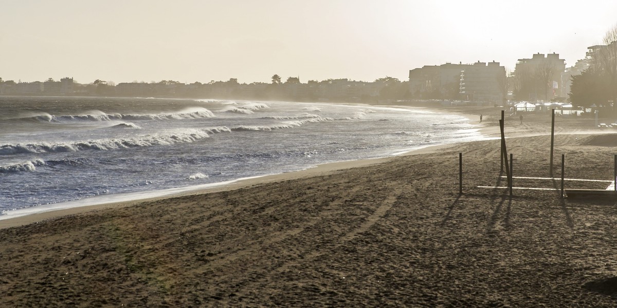 Francja. Tragedia na plaży niedaleko Lyonu. 46-latek zastrzelony przez jednego z plażowiczów. 