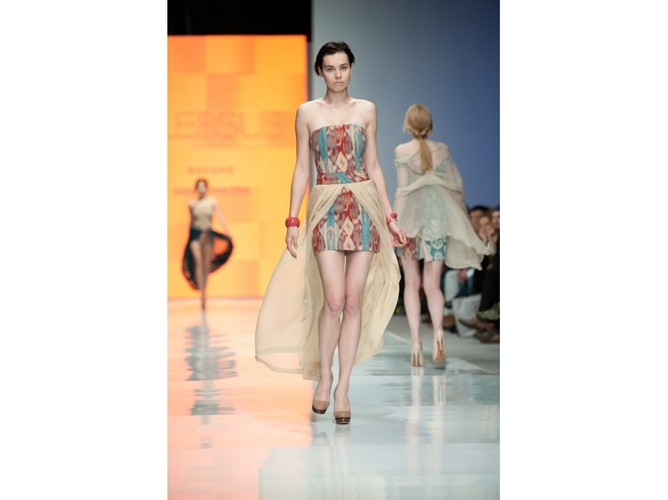 BLESSUS - pokaz kolekcji wiosna/lato 2012 na Fashion Week Poland Łódź.