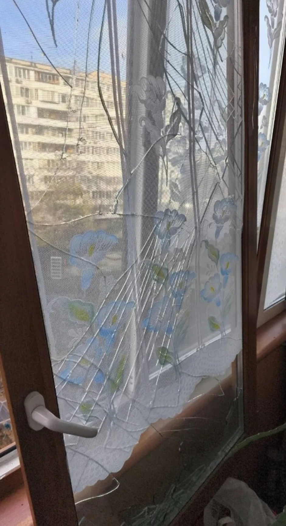 Kako da staklo ne leti nakon razbijanja