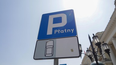 Tysiące złotych kary za parking. Kontrowersje w Warszawie