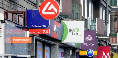 Sprzedali bank. Czego mogą obawiać się klienci?