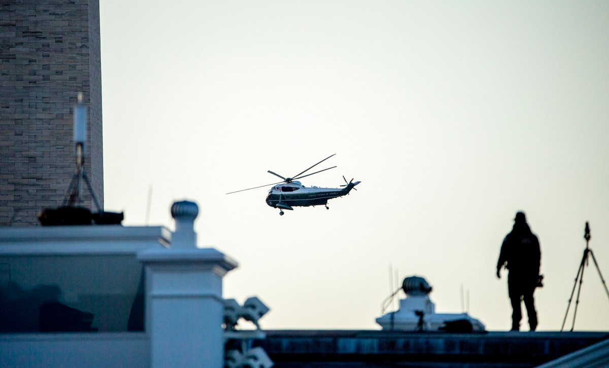 Marine One z Donaldem Trumpem na pokładzie