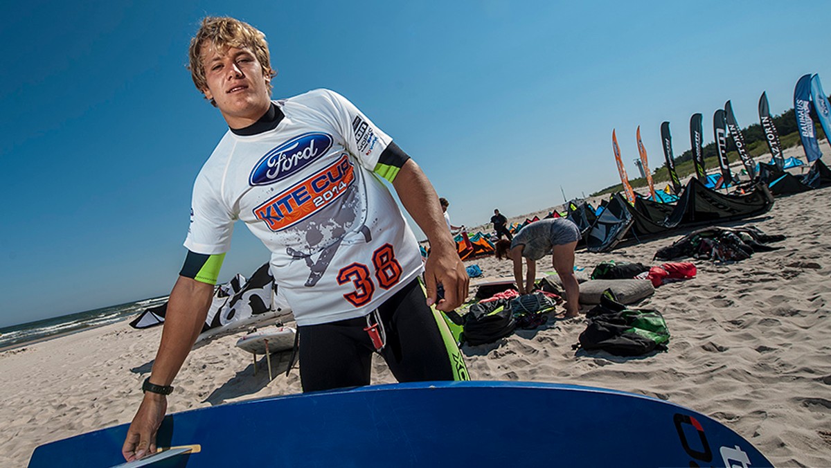 W dniach 10-12 lipca rozegrano III etap Pucharu Polski i mistrzostw Polski w kitesurfingu Ford Kite Cup. Klasą sam dla siebie był Błażej Ożóg, który wygrał pięć z ośmiu wyścigów.