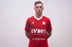 Krystian Wachowiak piłkarzem Wisły Kraków. Do Ekstraklasy trafił z 2. ligi