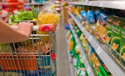 Obowiązkowe e-faktury także w osiedlowym warzywniaku. Fiskus dowie się, co kupujemy i za ile