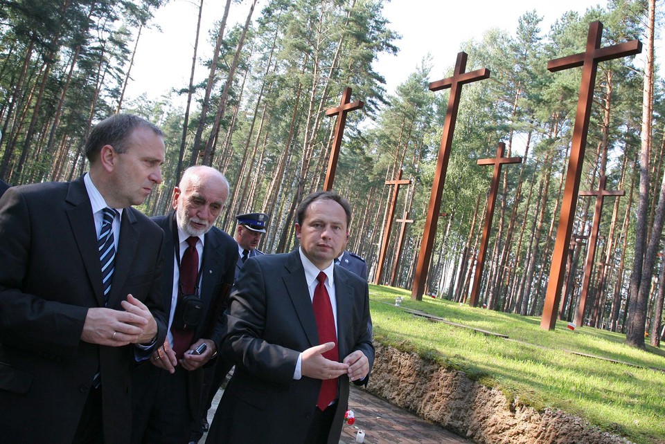 ROSJA MIEDNOJE POLSKI CMENTARZ WOJENNY UROCZYSTOŚCI