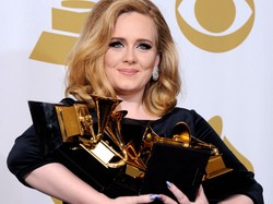 Adele ma problem z ojcem: Napluję mu w twarz