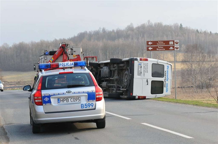 Dramat! Był pijany, wiózł młodzież busem i...