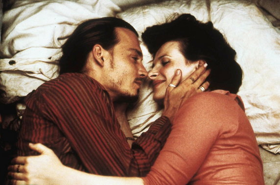 Johnny Depp i Juliette Binoche na planie filmu "Czekolada"