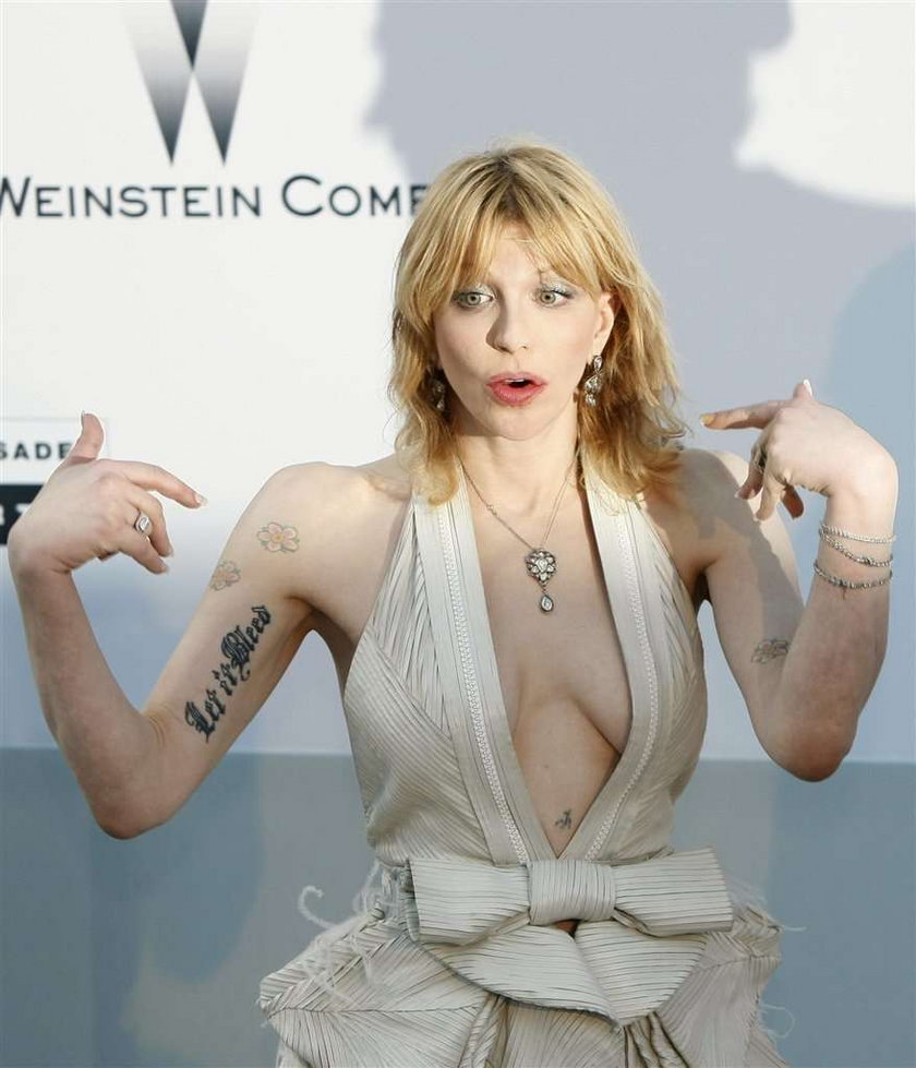 Courtney Love uciekły piersi