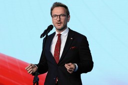 plotki o zawieszeniu waldemara budy. pis reaguje ostro, a europoseł ripostuje na x