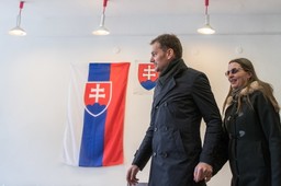 SMER + LSNS + (OĽaNO) = SVK. Słowacy wybierają parlament i rząd
