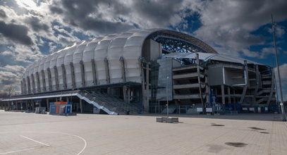 11 lat nie czyścili dachu stadionu. I nie wiedzą, kiedy to zrobią!