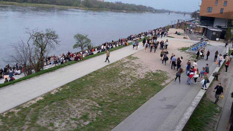 Bulwary wiślane co weekend zapełniają się mieszkańcami i turystami