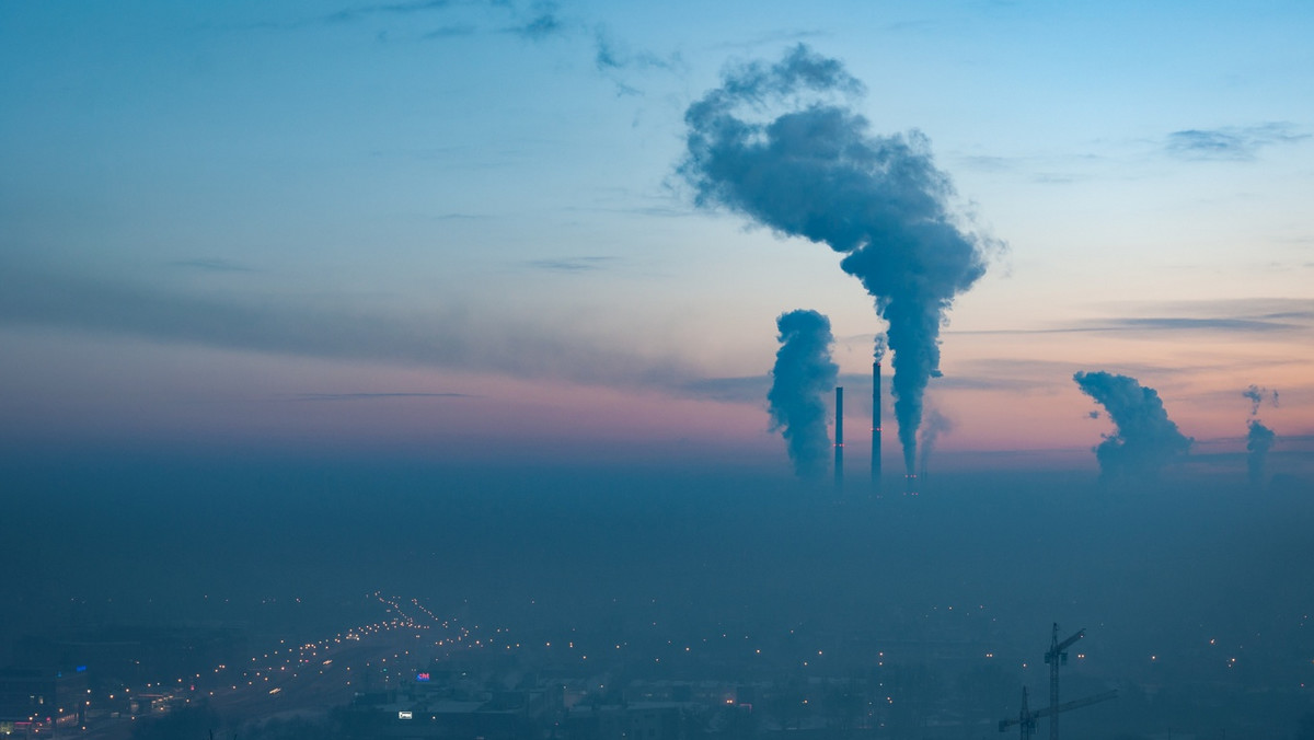Polski Alarm Smogowy przeanalizował dane z roku 2016 zebrane przez stacje pomiarowe Głównego Inspektoratu Ochrony Środowiska. Na liście miast z najgorszym powietrzem znaleźli się smogowi recydywiści, tradycyjnie zajmujące czołowe miejsca, ale pojawiły się również miasta z uznawanego za czyste Pomorza.