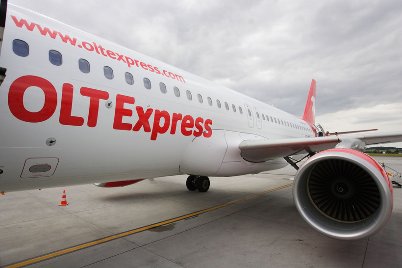 Samolot należący do linii lotniczych OLT Express.