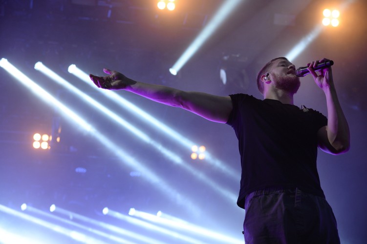 Amerykańska grupa Imagine Dragons podczas koncertu w drugim dniu Orange Warsaw Festival 2017