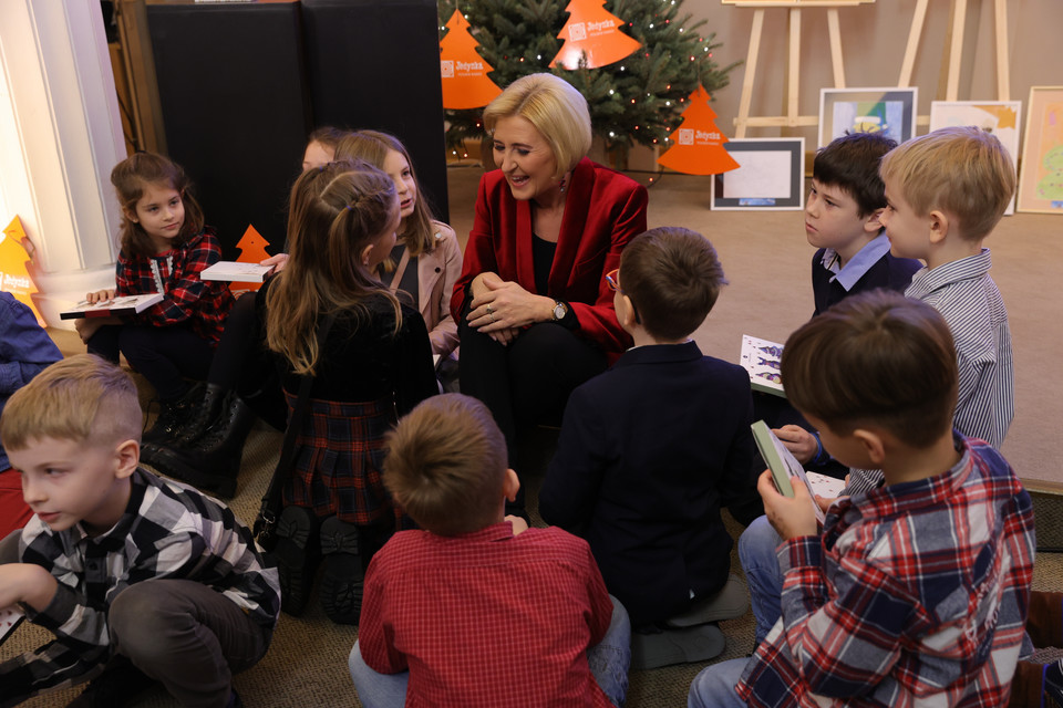 Agata Kornhauser-Duda podczas akcji Choinki Jedynki w siedzibie Polskiego Radia