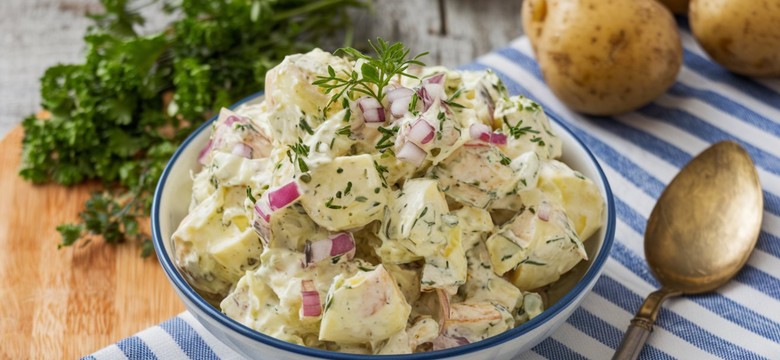 Kultowa, pyszna sałatka papieska idealna na sylwestra. Kilka składników i gotowe