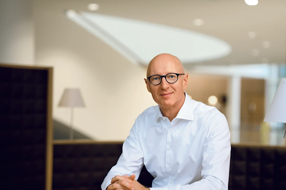 Lars Fruergaard Jørgensen, CEO Novo Nordisk, powoli staje się bohaterem narodowym. Firma, którą kieruje, ciągnie w górę całą gospodarkę Danii.