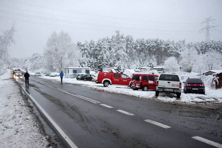 Ogromny pożar w hali przy ul. Jagiellońskiej. Z ogniem walczy 16 zastępów straży