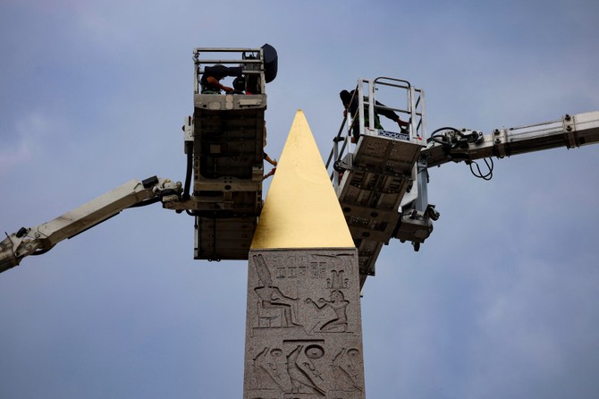 Obelisk sa hijeroglifima