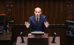 Budka: PiS przeznaczyło 70 mln zł na "pseudowybory", zamiast na wypłatę postojowego