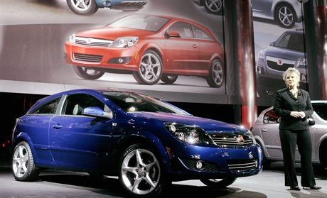 Jill Lajdziak, General Manager Saturn, unveils the Astra during the Chicago Auto Show in Chicago, Wednesday, Feb. 7, 2007. (AP Photo/Charles Rex Arbogast)
